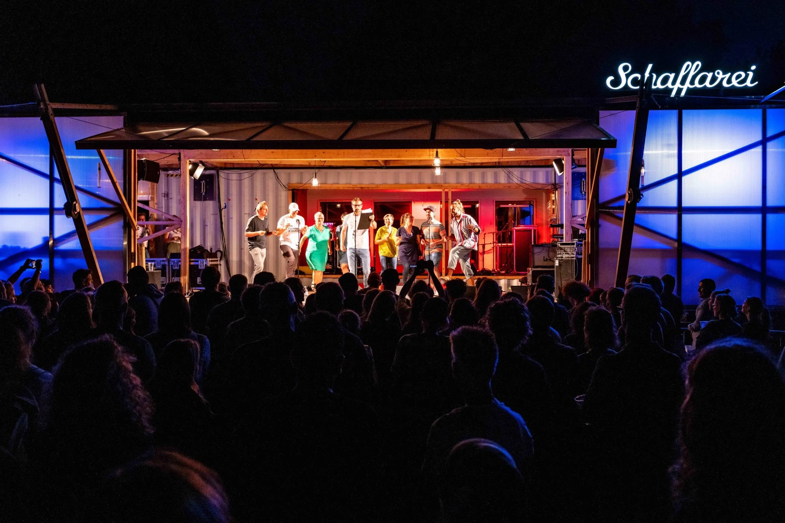 Poetra Slam zu Manifest Zukunft der Arbeit mit Publikum im Vordergrund