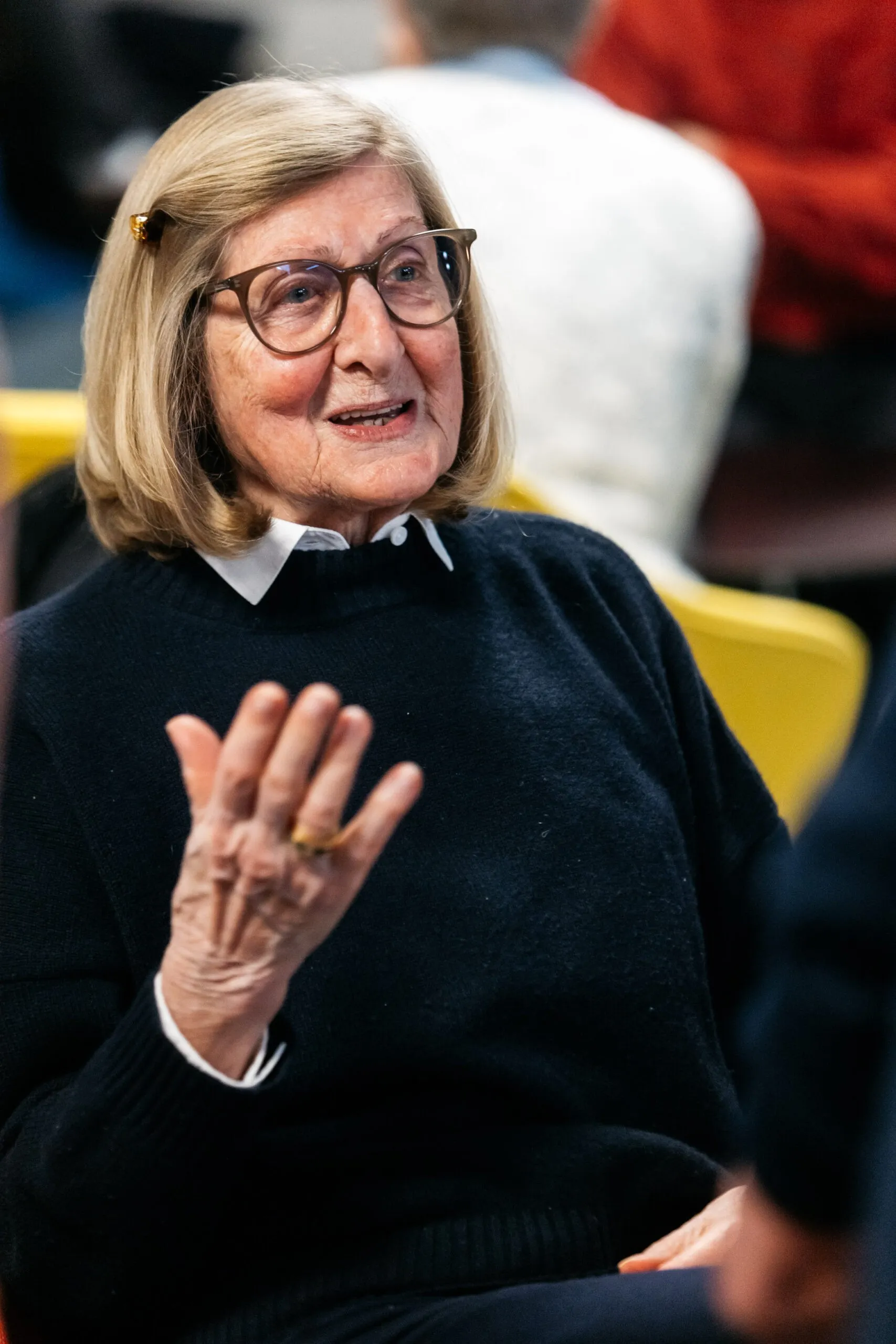 Vernissage Besucherin