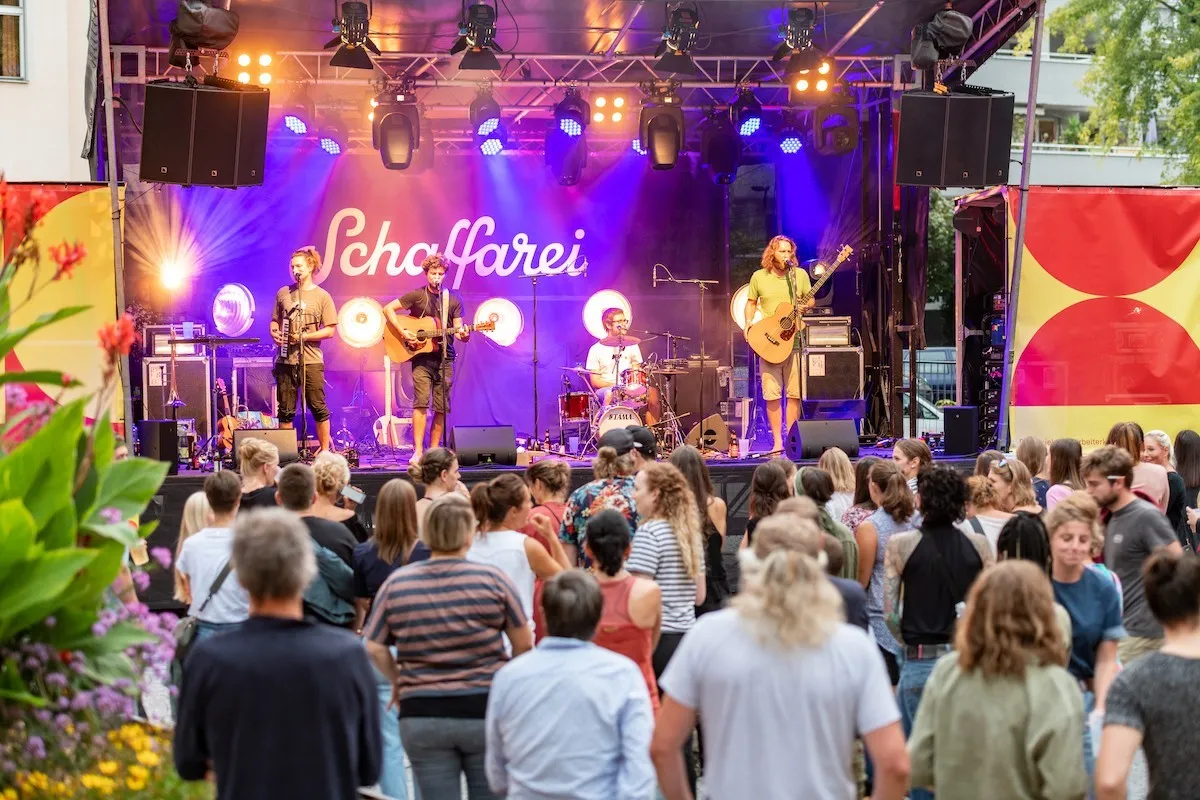 Bilck auf die  Bühne während des Schaffarei Festivals