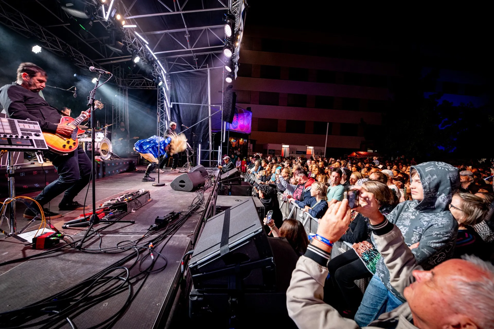 Schaffarei Festival 2025 – Samstag – MiA. auf der Bühne