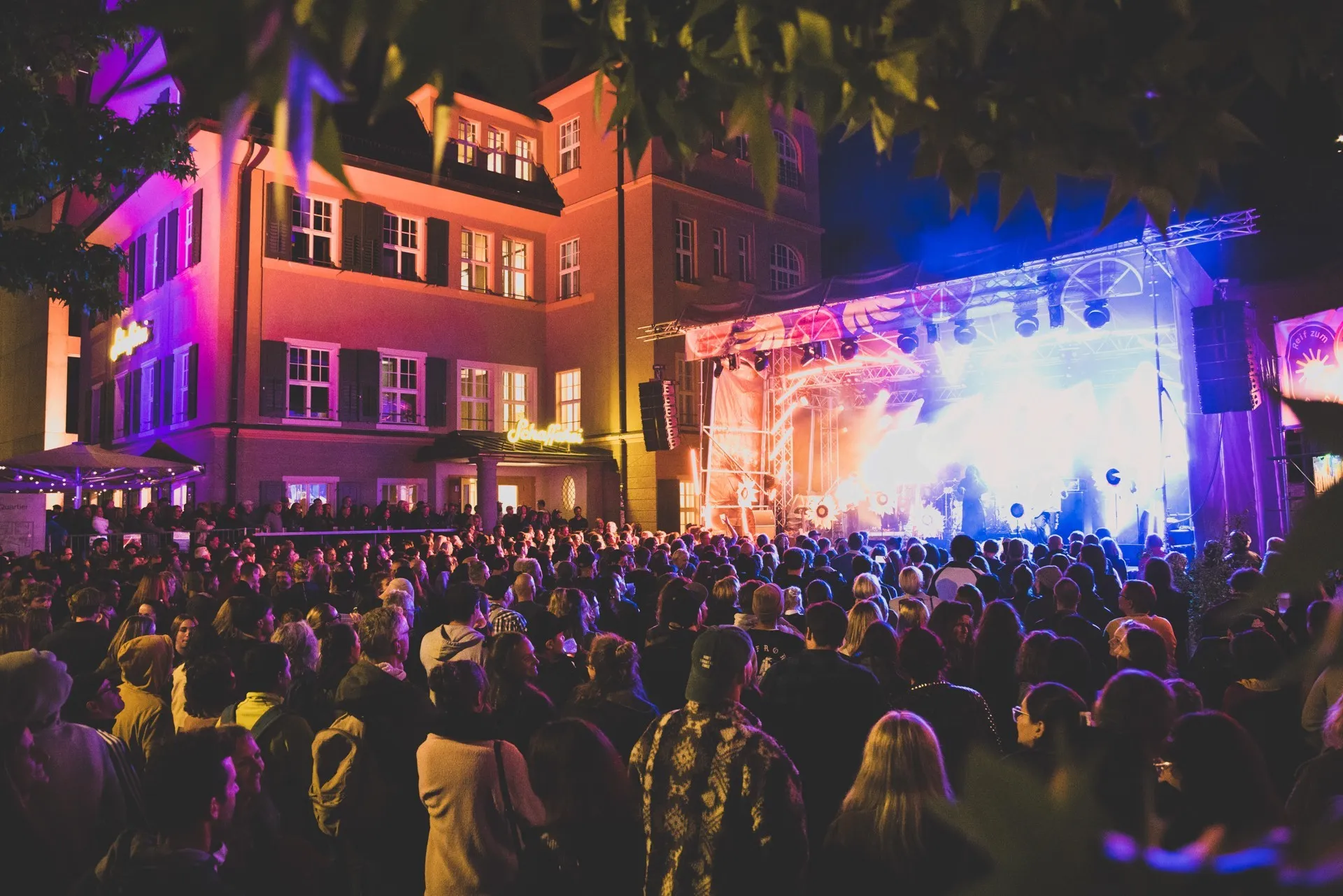 Schaffarei Festival 2025 – Freitag – Großaufnahme des Publikums
