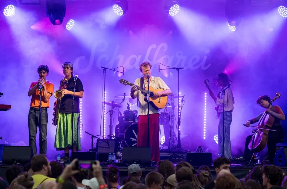 Buntspecht auf der Bühne des Schaffarei Festivals