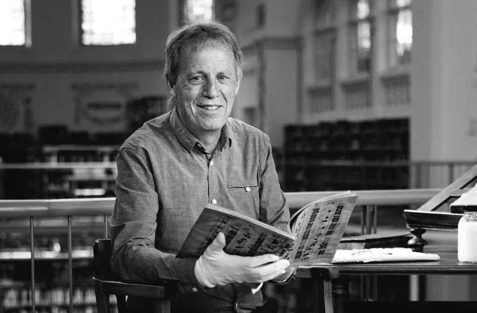 Bibliothekar Norbert Schnetzer